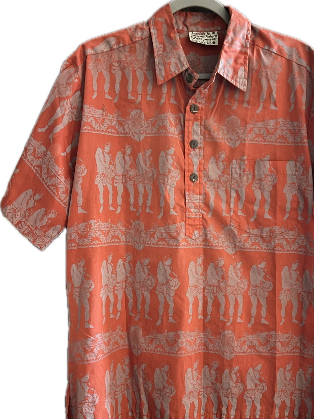 Nake’u Awai Vintage Kane Kahiko in Red